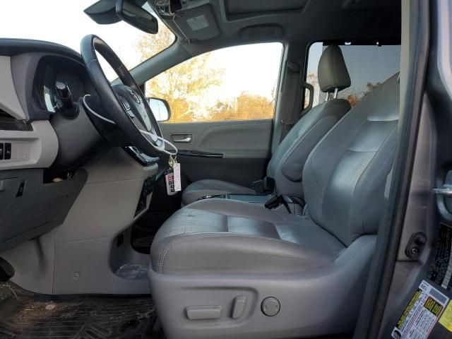 2018 Toyota Sienna XLE