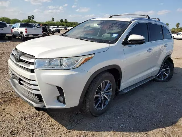 2018 Toyota Highlander SE