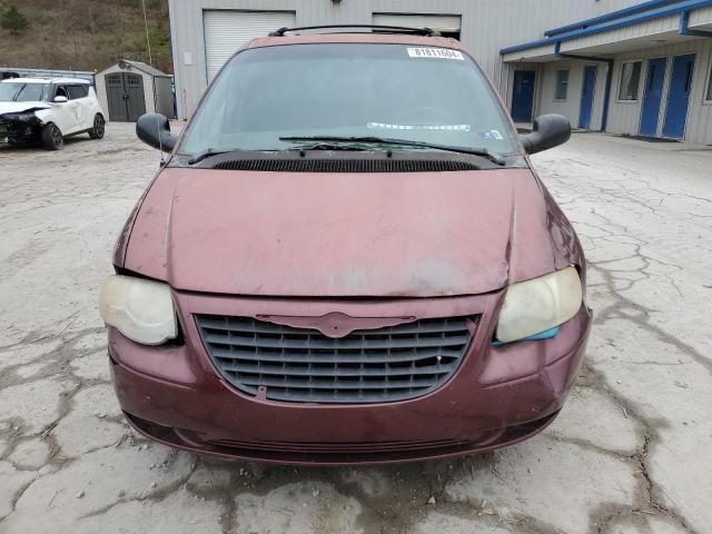 2003 Chrysler Voyager LX