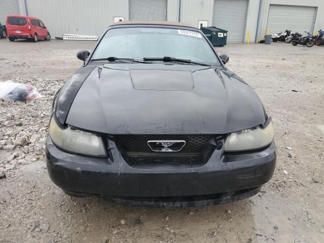 2004 Ford Mustang