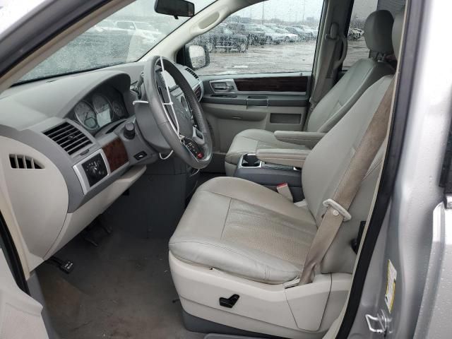 2009 Chrysler Town & Country Touring