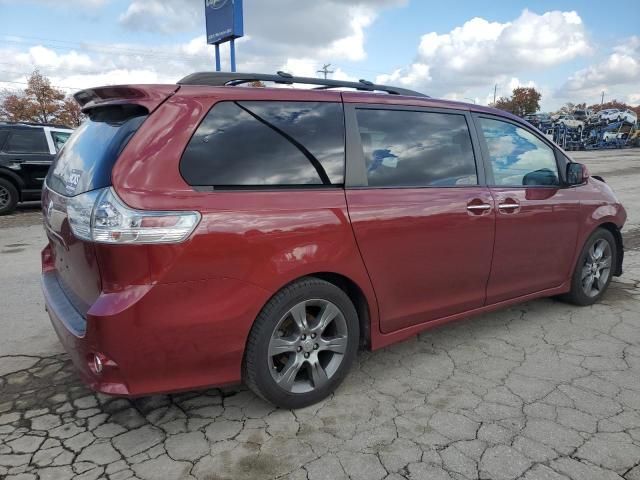 2015 Toyota Sienna Sport