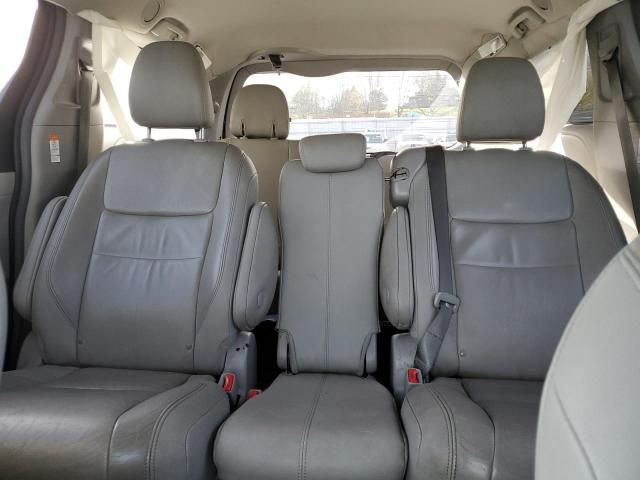 2018 Toyota Sienna XLE