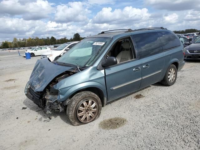 2005 Chrysler Town & Country Touring