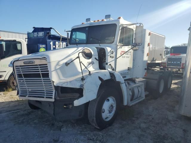 2000 Freightliner Conventional FLD112