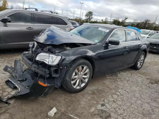 2018 Chrysler 300 Touring