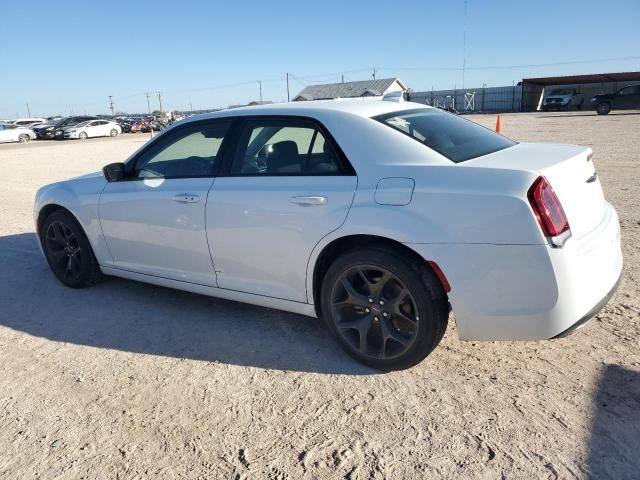 2022 Chrysler 300 Touring