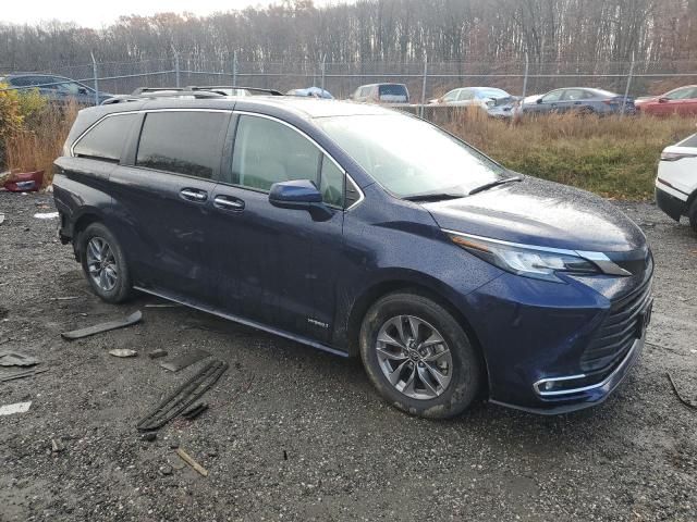 2021 Toyota Sienna XLE