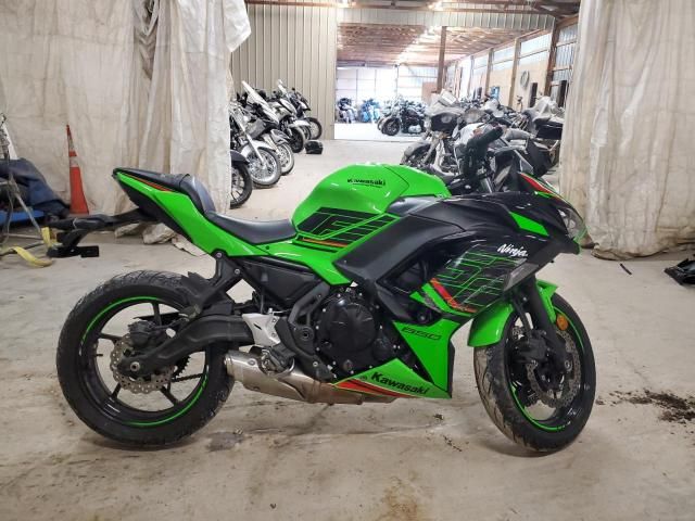 2024 Kawasaki EX650 P