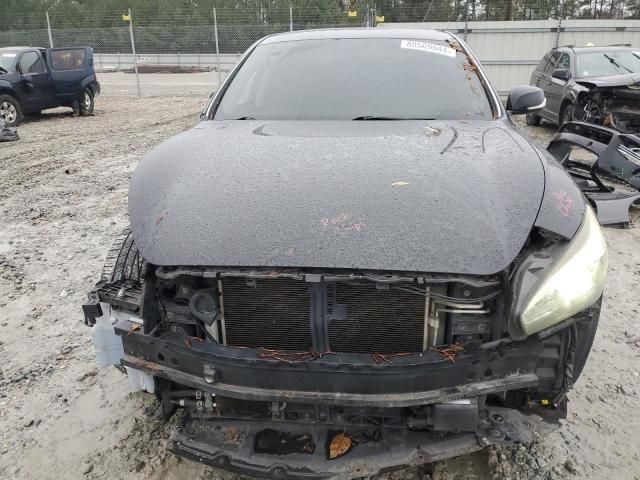 2015 Infiniti Q70 3.7