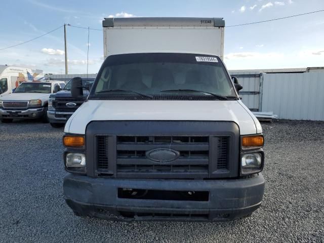 2015 Ford Econoline E350 Super Duty Cutaway Van