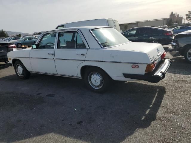 1976 Mercedes-Benz 240D