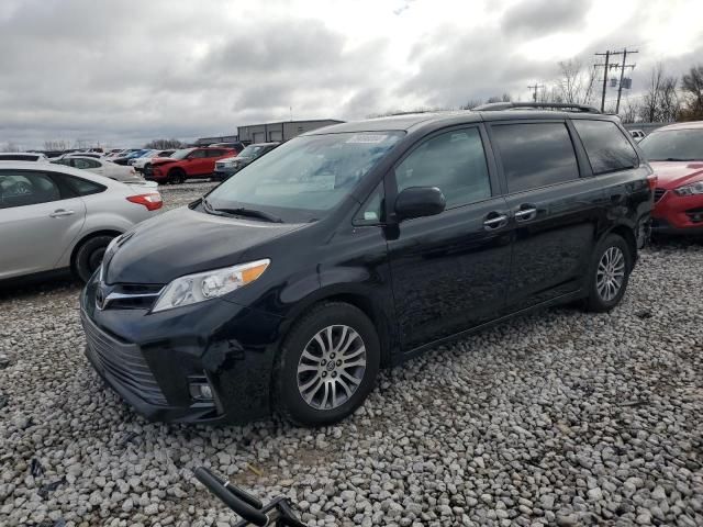 2018 Toyota Sienna XLE