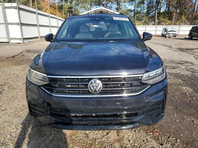 2023 Volkswagen Tiguan SE R-LINE Black