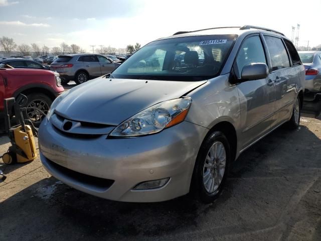 2010 Toyota Sienna XLE