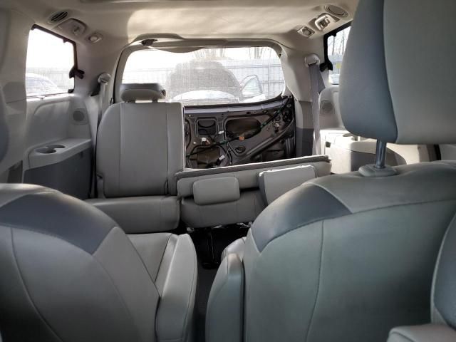 2014 Toyota Sienna XLE