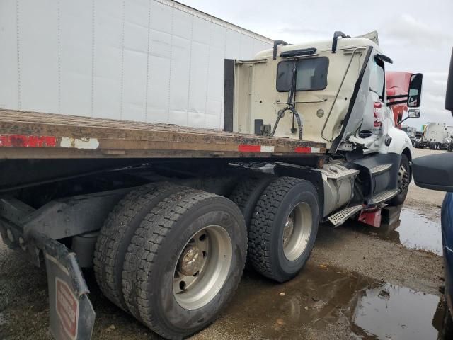 2016 Kenworth Construction T680