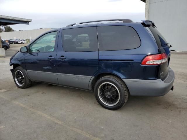 2003 Toyota Sienna LE