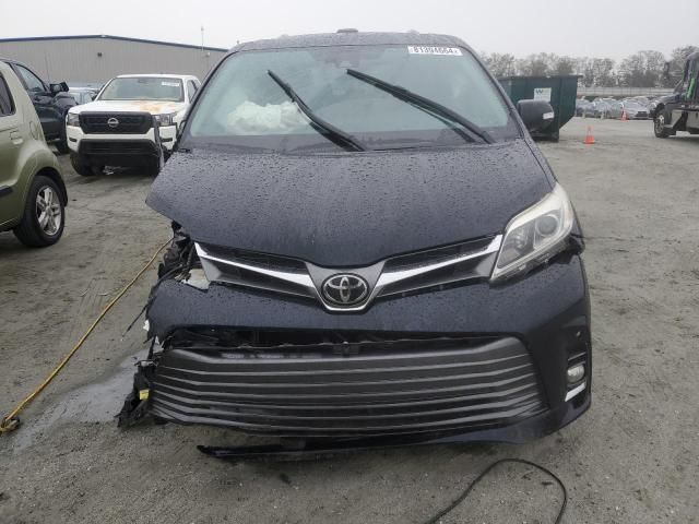 2018 Toyota Sienna XLE