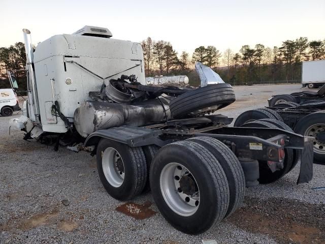 2000 Freightliner Conventional FLD120