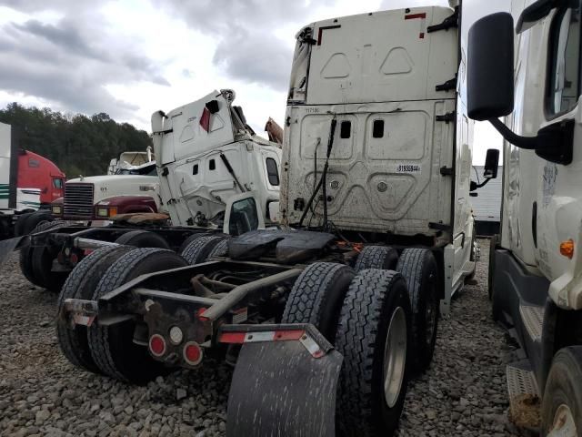 2015 Freightliner Cascadia 125