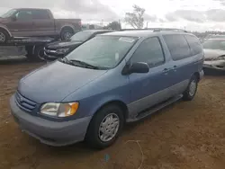 Toyota Sienna le Vehiculos salvage en venta: 2002 Toyota Sienna LE