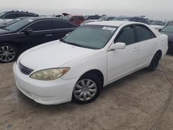 Carros salvage sin ofertas aún a la venta en subasta: 2005 Toyota Camry LE