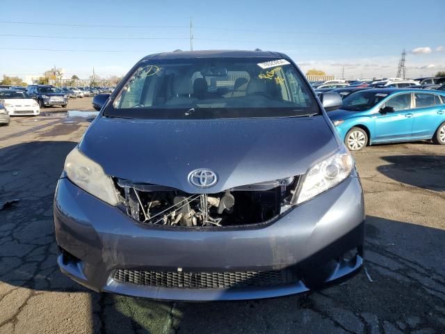 2017 Toyota Sienna XLE