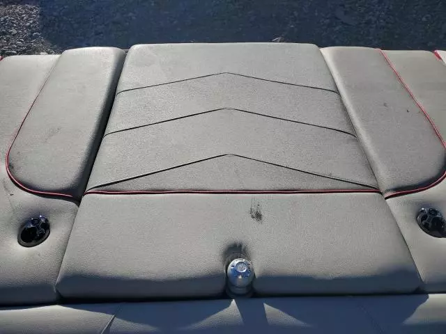 2004 Malibu Boat