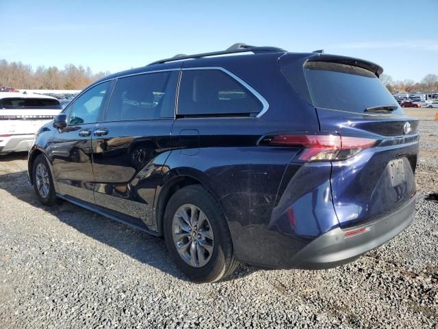 2022 Toyota Sienna XLE