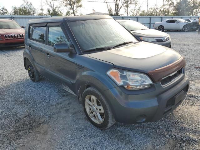 2011 KIA Soul +