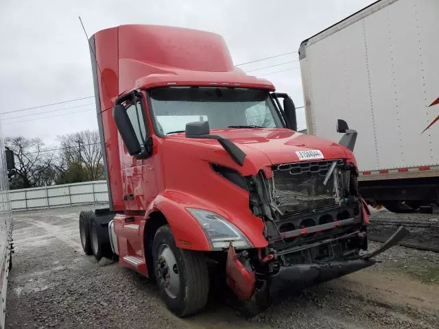 2020 Volvo VNR