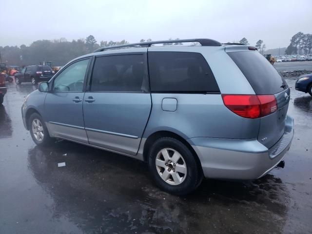 2004 Toyota Sienna CE