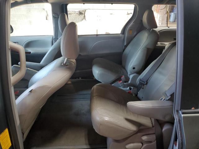 2014 Toyota Sienna XLE