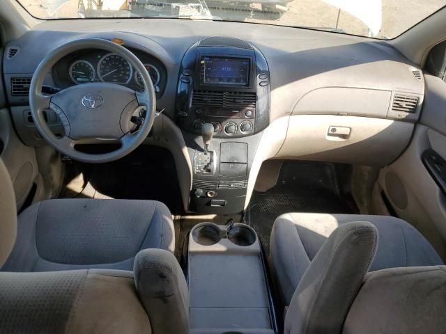 2005 Toyota Sienna CE