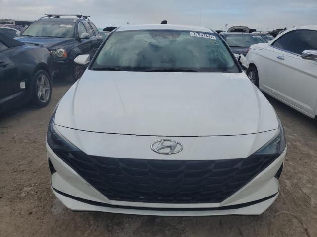 2022 Hyundai Elantra SE