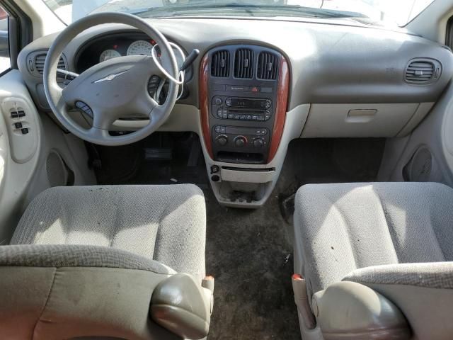 2005 Chrysler Town & Country