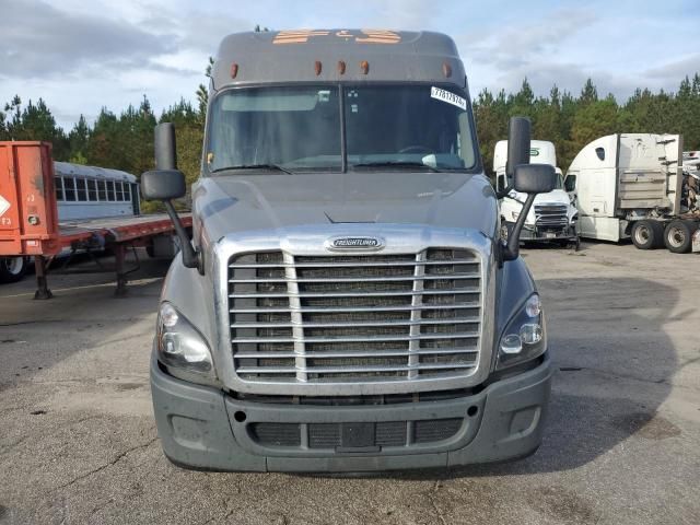 2018 Freightliner Cascadia 113