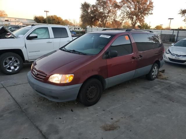 2002 Toyota Sienna CE