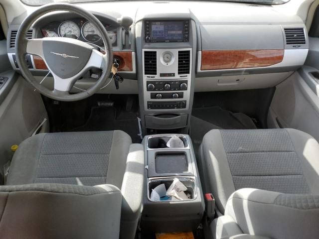 2009 Chrysler Town & Country Touring