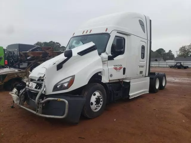 2022 Freightliner Cascadia 126