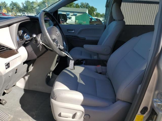 2019 Toyota Sienna XLE