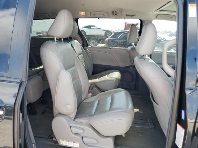 2016 Toyota Sienna XLE