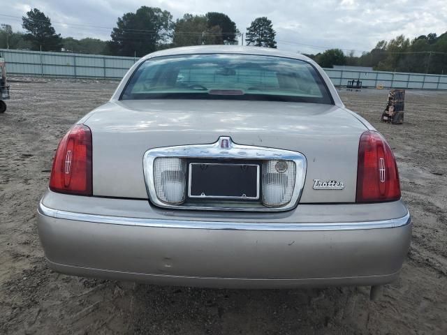 2000 Lincoln Town Car Signature