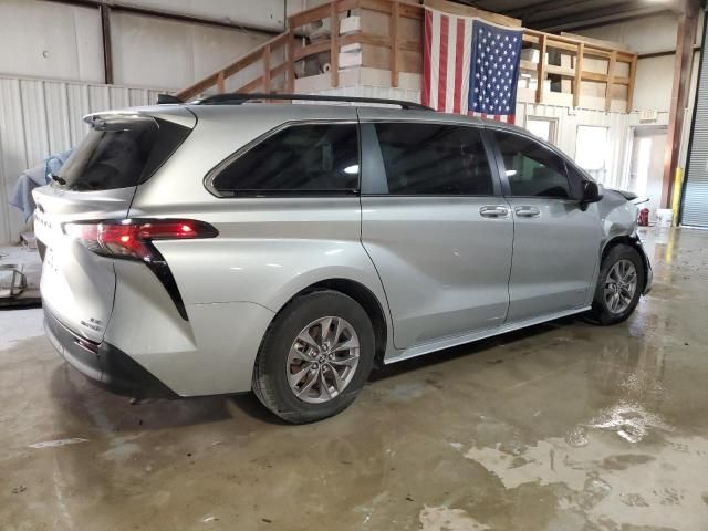 2021 Toyota Sienna LE