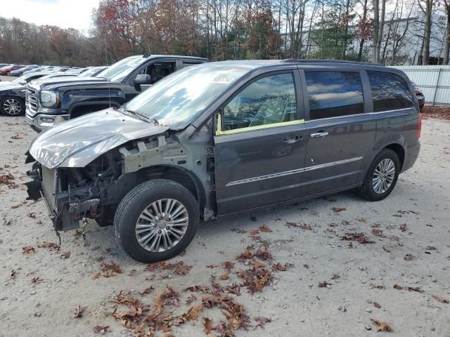 2015 Chrysler Town & Country Touring L