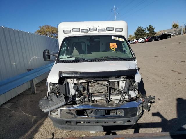 2021 Ford Econoline E350 Super Duty Cutaway Van