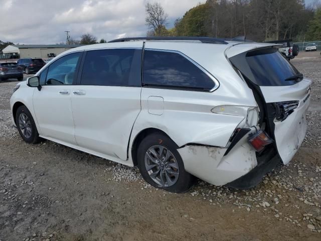 2022 Toyota Sienna XLE