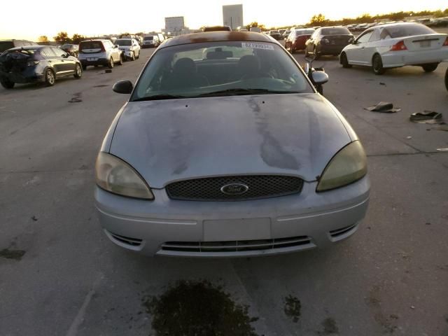 2004 Ford Taurus SE