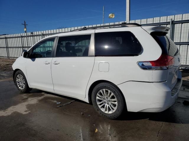 2013 Toyota Sienna XLE